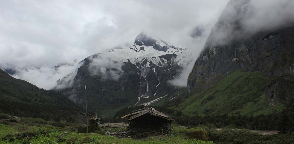 Makalu Base Camp Trekking - 18 Days